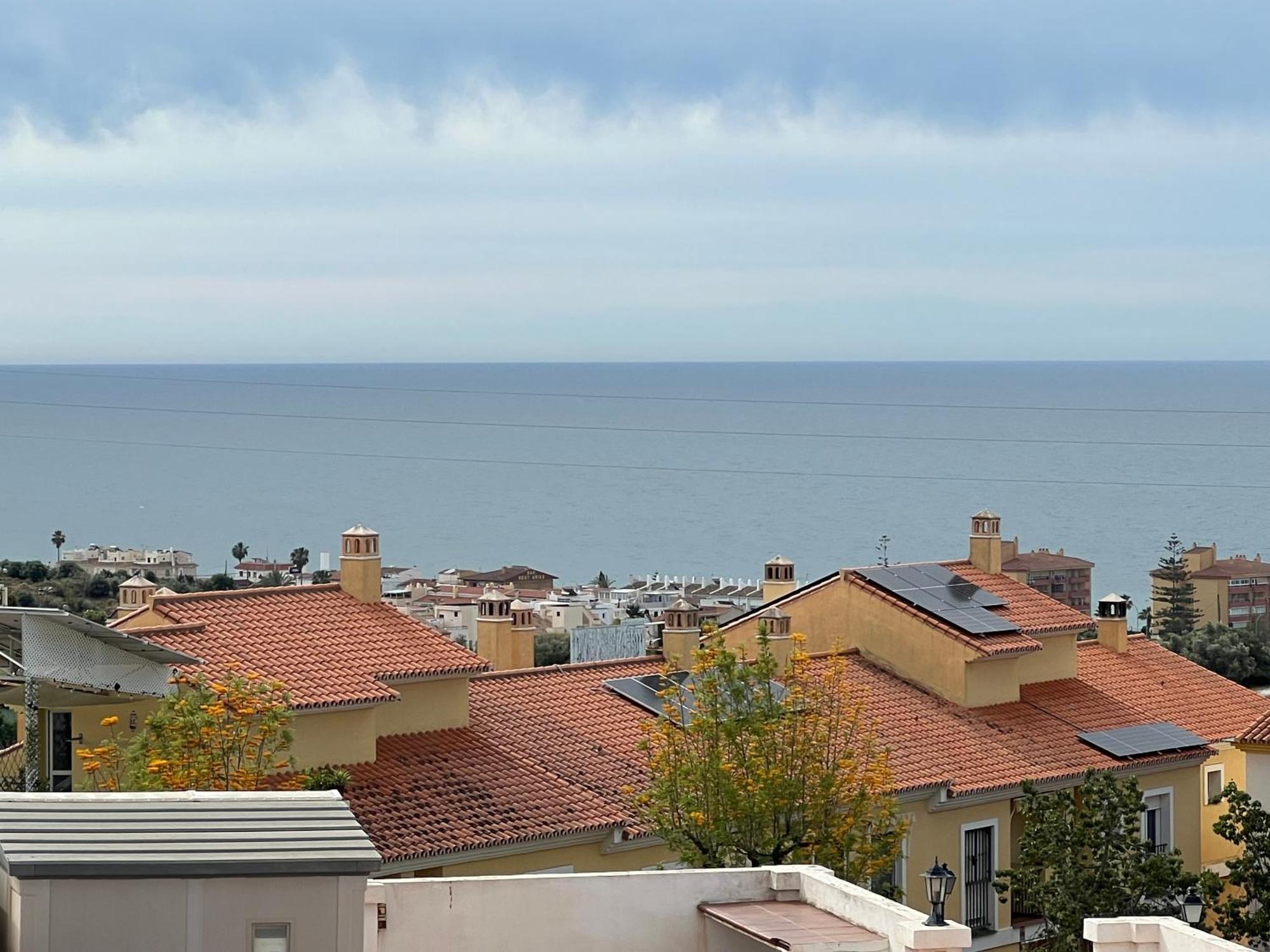 Atico Vistas Al Mar Golf ,Piscina Y Parking Albatros 2 Lejlighed Rincón de la Victoria Eksteriør billede